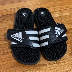 Adidas Women’s Adissage Slide Sandal size 6